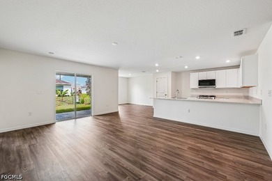 Discover modern living with the Biscayne Plan a charming - photo 5