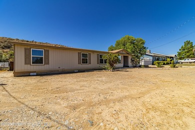 Welcome home to this beautiful 4-bedroom, 2-bathroom property - photo 3