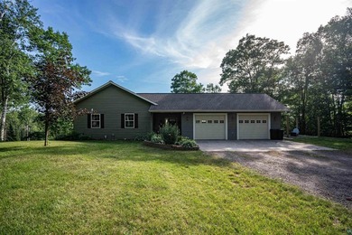 Horse lovers, your dream property has arrived! Nestled on 76.06 - photo 4
