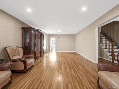 Beautifully maintained 1950 solid-brick single-family home - photo 7