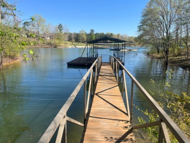 Discover the perfect lakeside retreat with this stunning 94 feet - photo 5