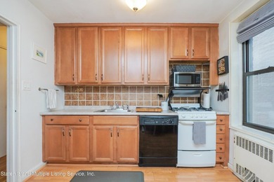 Welcome to your new home! Nestled on the 2nd floor of a - photo 12