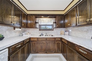 Fisherman's Paradise on Lake Hudson! Escape to a quiet, rustic - photo 25