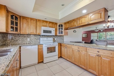 **LOCATION, LOCATION, LOCATION!** Perfectly positioned in the - photo 2
