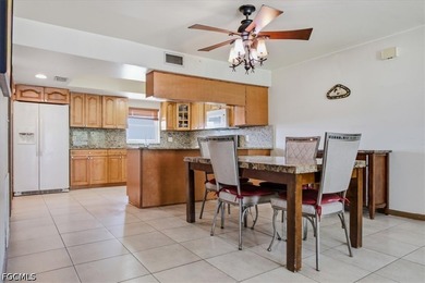 **LOCATION, LOCATION, LOCATION!** Perfectly positioned in the - photo 5