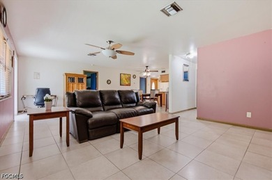 **LOCATION, LOCATION, LOCATION!** Perfectly positioned in the - photo 9