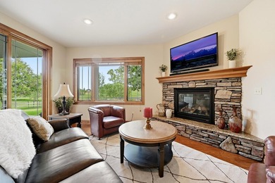 Enjoy easy one-level living in this beautifully crafted home - photo 4