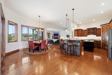 Enjoy easy one-level living in this beautifully crafted home - photo 10