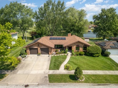 (private lake, pond, creek) Home For Sale in South Holland Illinois