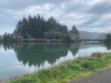 Unobstructed water view C-2 retail/ commercial- zoned. /mixed - photo 3