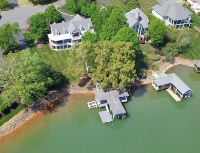 Stunning Lakefront Contemporary  Designed for comfortable - photo 1