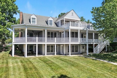 Stunning Lakefront Contemporary  Designed for comfortable - photo 2