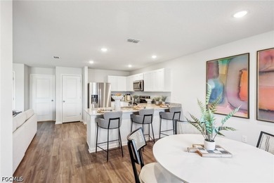 Welcome to our Prescott floor plan. The thoughtfully designed - photo 10