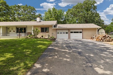 Welcome to your ideal lake getaway or permanent retreat! This - photo 4
