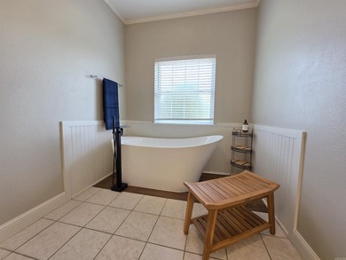 Don't Miss your chance to live in the very sought after Gap - photo 29