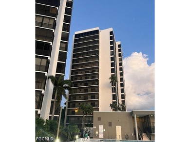 BACK ON THE MARKET: Beautiful 3-bedroom two bath 14th floor - photo 2