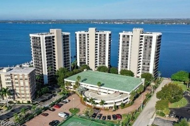 BACK ON THE MARKET: Beautiful 3-bedroom two bath 14th floor - photo 5