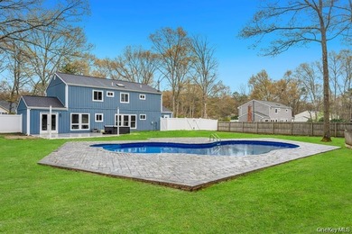 Magnificent updated and expanded Colonial offering 5 bedrooms, 3 - photo 6