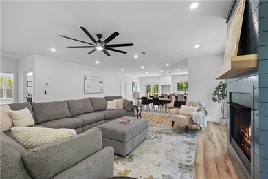 Modern design meets timeless comfort... with the addition of a - photo 10