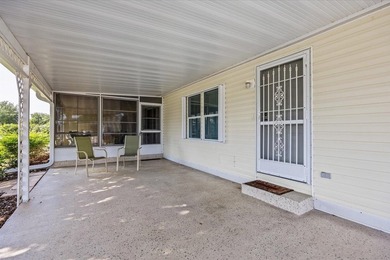 New roof, Upgraded A/C, irrigation on a well. True 3 bedroom - photo 4