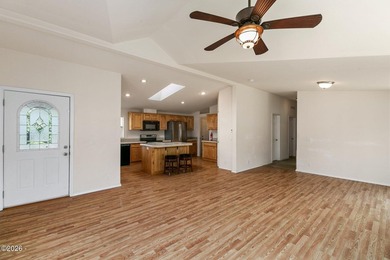 One word: Stonebridge! The highly desired Depoe Bay manufactured - photo 8