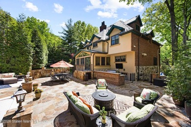 Welcome to 347 Deere Park Place! This stately center hall - photo 38