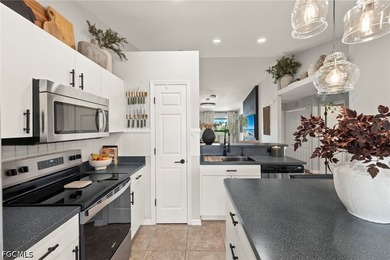 No Flood Zone!!!! Welcome to 329 NE 27th St, a beautifully - photo 9