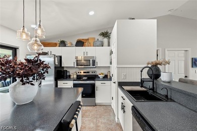 No Flood Zone!!!! Welcome to 329 NE 27th St, a beautifully - photo 10