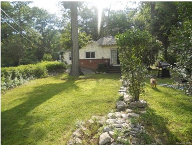 Lake Home For Sale in Putnam Valley, New York