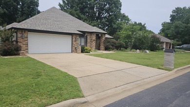 THIS IS A GREAT ''ALL ONE LEVEL'' RANCH.... LOCATED ON A - photo 2