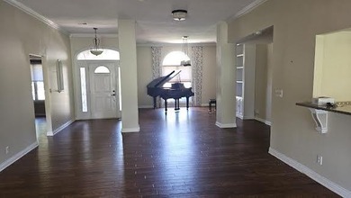 THIS IS A GREAT ''ALL ONE LEVEL'' RANCH.... LOCATED ON A - photo 10