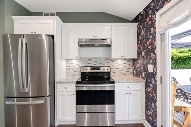 Welcome to this well-maintained three-bedroom, one-bathroom - photo 8