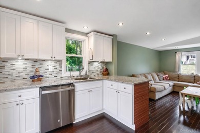 Welcome to this well-maintained three-bedroom, one-bathroom - photo 9