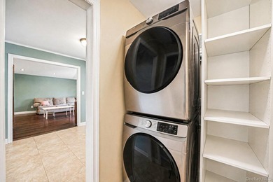 Welcome to this well-maintained three-bedroom, one-bathroom - photo 10