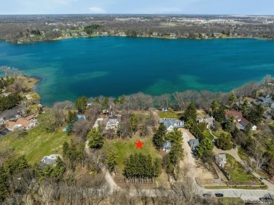 Lake Lot For Sale in Lake Angelus, Michigan