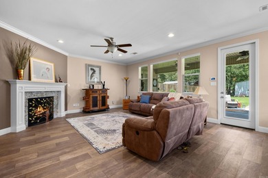 Got room to spread out? This all-brick, 1-level 4-bedroom - photo 3