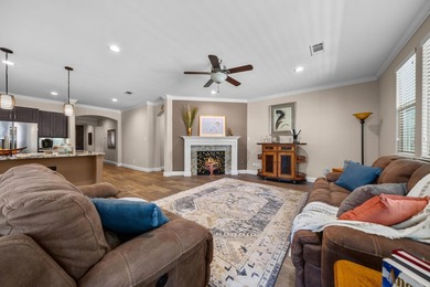 Got room to spread out? This all-brick, 1-level 4-bedroom - photo 4