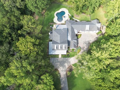Welcome to your private sanctuary! This stunning estate resting - photo 5