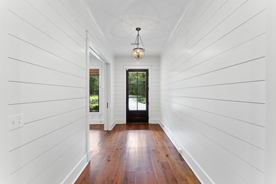 Welcome to your private sanctuary! This stunning estate resting - photo 6