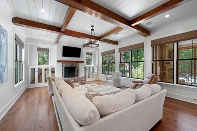Welcome to your private sanctuary! This stunning estate resting - photo 10
