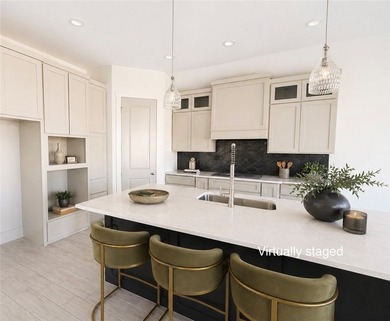 Stunning NEW home Quality Built by Live Oak Custom Homes! - photo 16