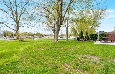 Lake Wawasee living at its best! Built in 2019, this - photo 28