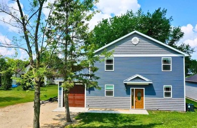 Lake Wawasee living at its best! Built in 2019, this - photo 36