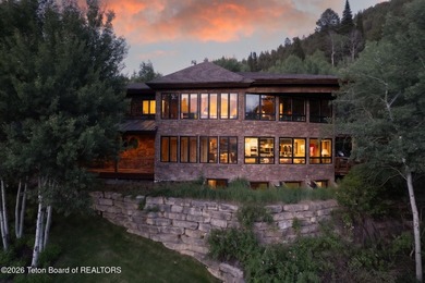 Dramatic Snake River views distinguish this property in Deer - photo 2