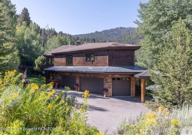 Dramatic Snake River views distinguish this property in Deer - photo 3