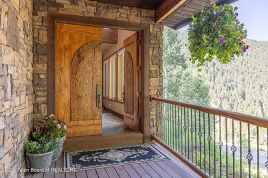 Dramatic Snake River views distinguish this property in Deer - photo 5
