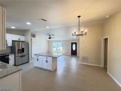 Wow! Southwest Cape Coral 3/2/2 home with all utility - photo 6