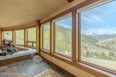 Dramatic Snake River views distinguish this property in Deer - photo 6