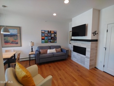 Welcome to this well designed, Fully Furnished 1 BR,1 BA Condo - photo 4