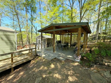 Enjoy lake living in this charming 2 bedroom, 1 bath open - photo 5